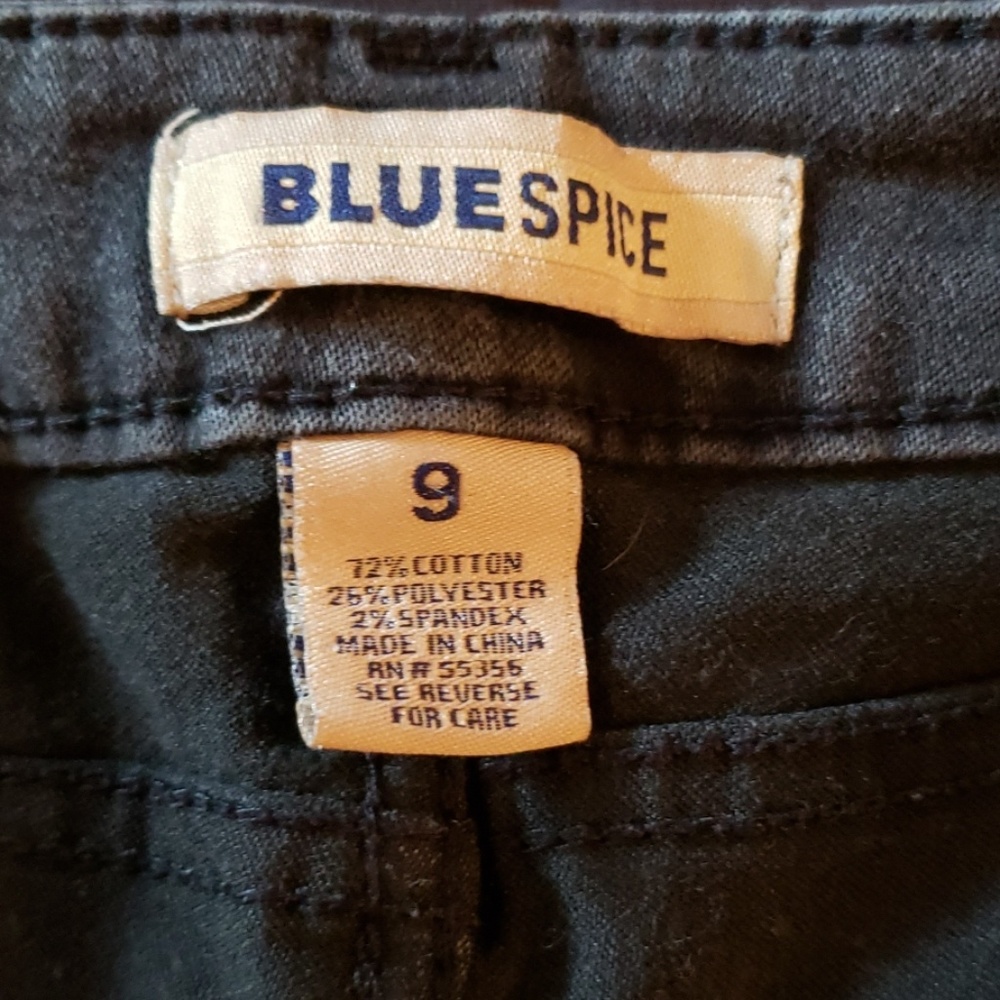 Shorts - Picture 3 of 3